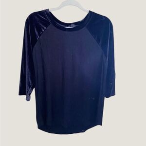 ✨3/$25✨ Torrid Black Velvet 3/4 Sleeve Top